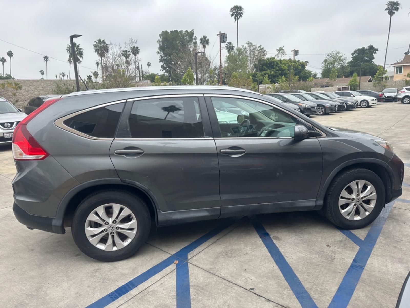 2012 Gray /Gray Honda CR-V LEATHER (2HKRM3H74CH) with an 4 Cylinder engine, Automatic transmission, located at 30 S. Berkeley Avenue, Pasadena, CA, 91107, (626) 248-7567, 34.145447, -118.109398 - Photo #17